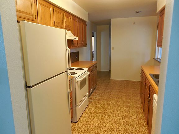 5th image of 5035 Sandra Ln NE