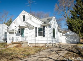 1723 Hillmount St NW, Grand Rapids, MI 49504