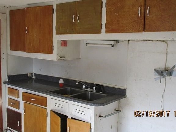 3rd image of 4201 Gotham Ave