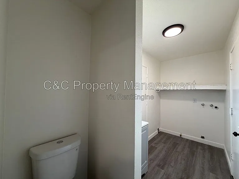 21490 Bear Valley Rd #A — Photo 7