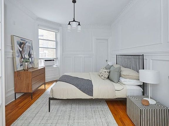 3rd image of 200 W 54th St APT 11J