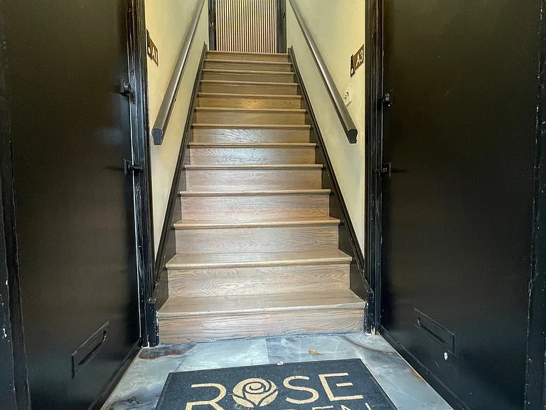 Rose Garden Apartments — Photo 10