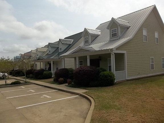 2nd image of 401 Bickerstaff Ln Unit 10