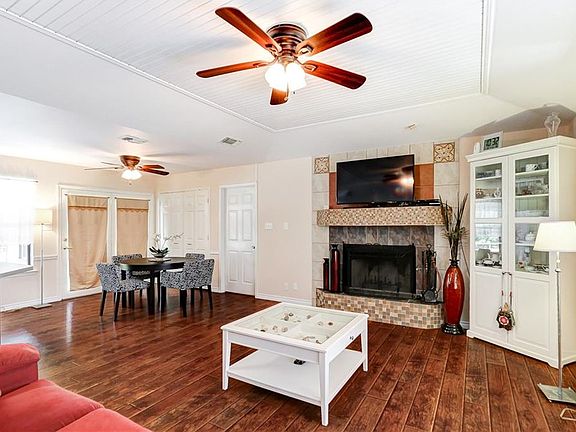 5th image of 410 Overland Dr