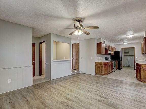 5th image of 1300 Winnipeg Dr