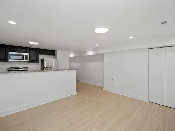 1755 T St NW APT 2, Washington, DC 20009