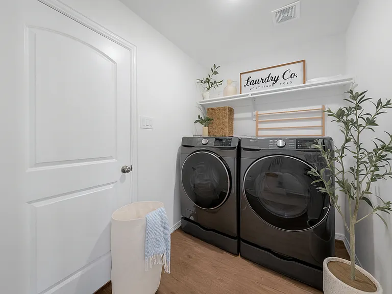221 Fairmeade Dr — Photo 11