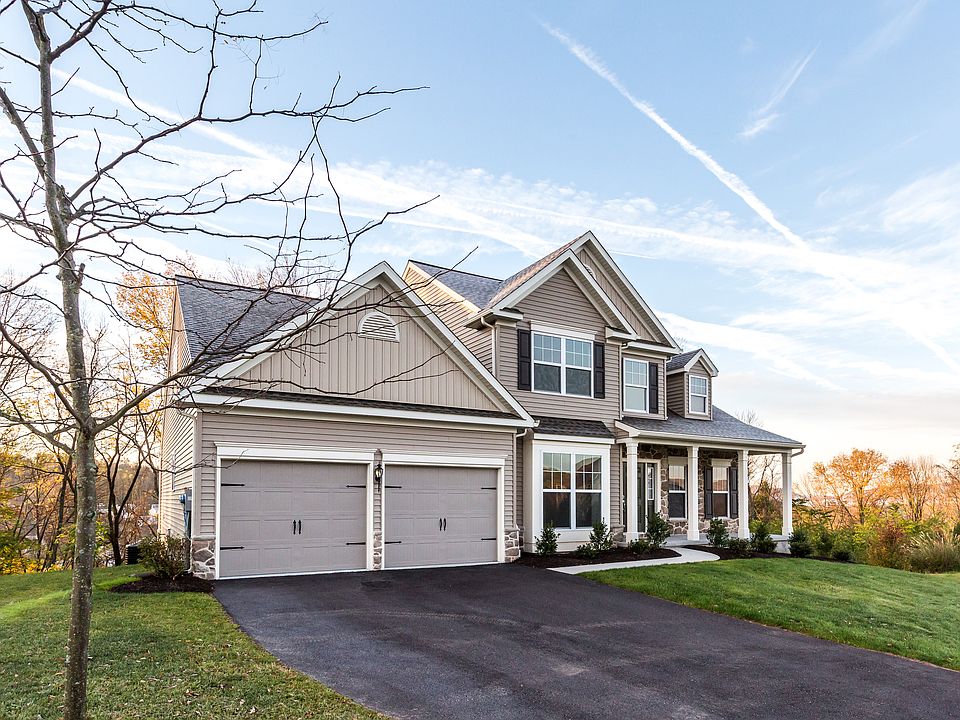 2nd image of 450 Autumn Ln