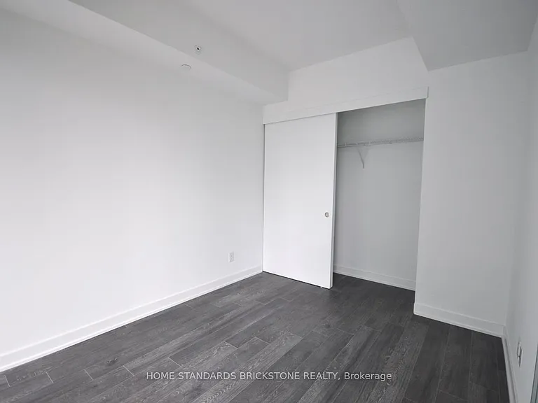 185 Roehampton Ave #2011 — Photo 8