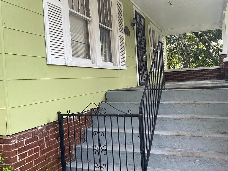 3515 Carver Ave SW — Photo 4