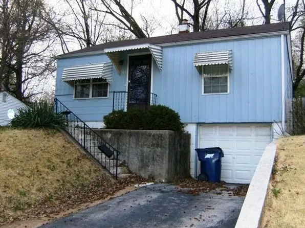 511 Coppinger Dr, Saint Louis, MO 63135