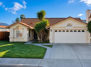 320 Rosalie Ct, Los Banos, CA 93635