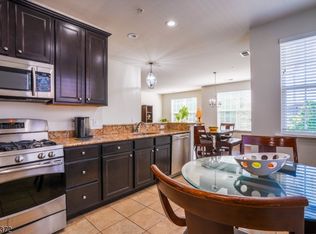 52 Station Sq, Union, NJ 07083
