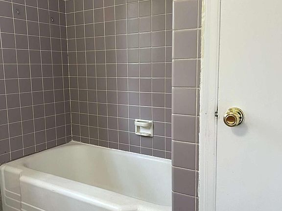 3rd image of 65 Jefferson Cir