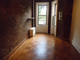 Rented by Maximus Realty Group