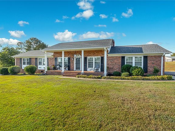 2nd image of 401 S Glassy Mountain Rd