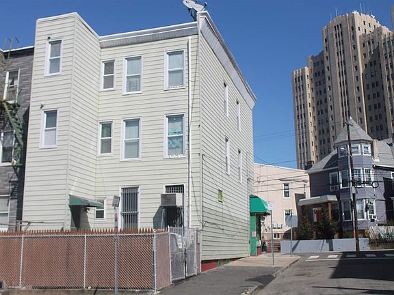 2nd image of 217 Summit Ave