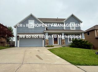 9548 Roundtree St, Lenexa, KS 66220