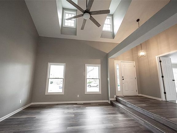 5th image of 1122 Clairborne Ct