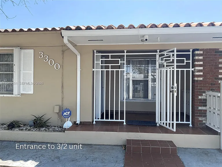 3300 SW 10th St #1 — Photo 6