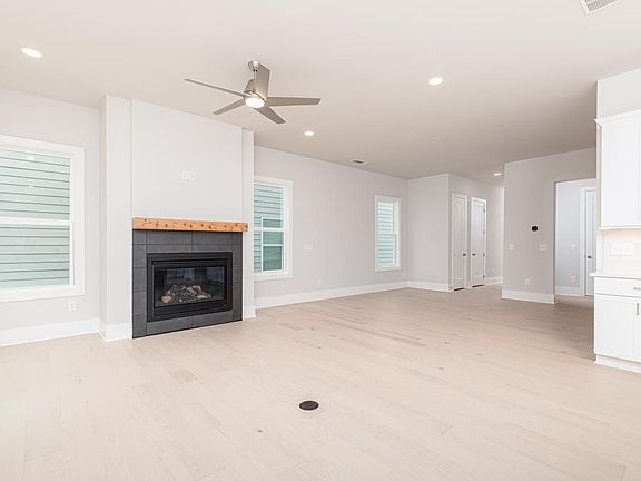 3rd image of 1572 Wicker Wood Pl