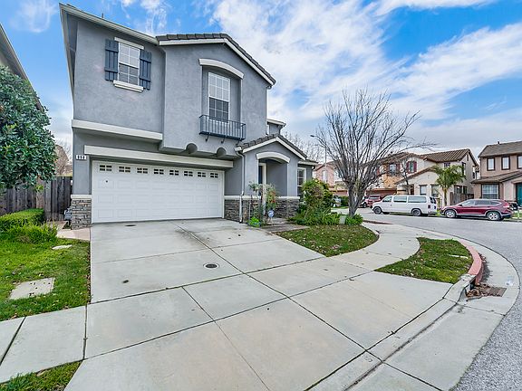 2nd image of 898 La Crescent Pl