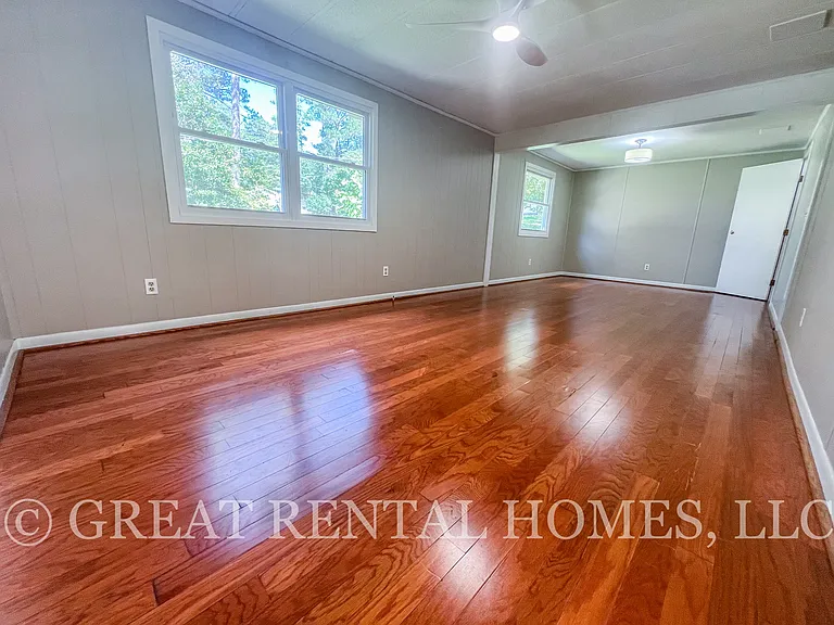 201 Chesterfield Pl — Photo 3