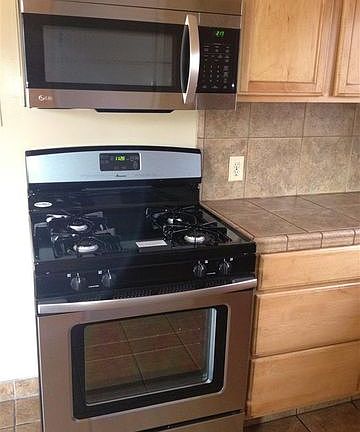 5th image of 1000 E Cypress Ave