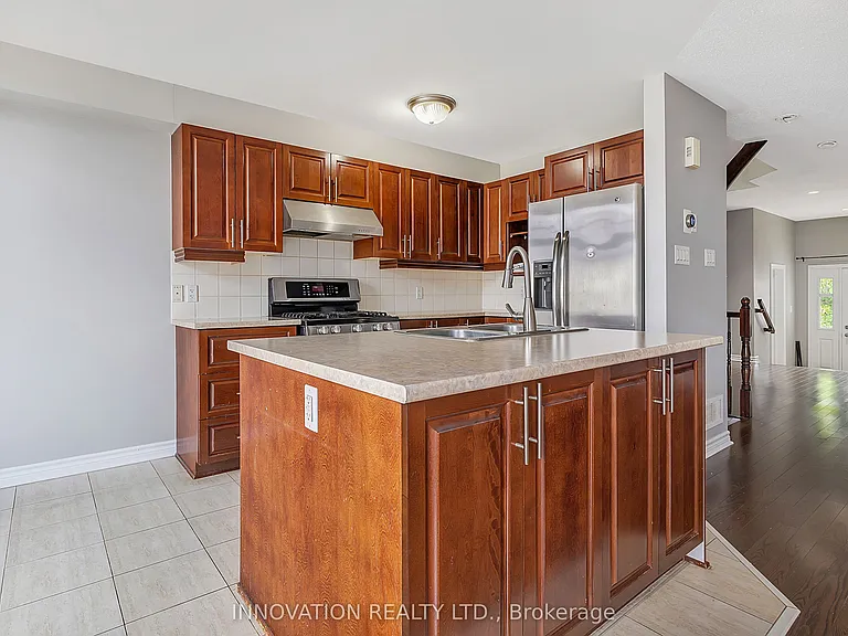 126 Garrity Cres — Photo 5