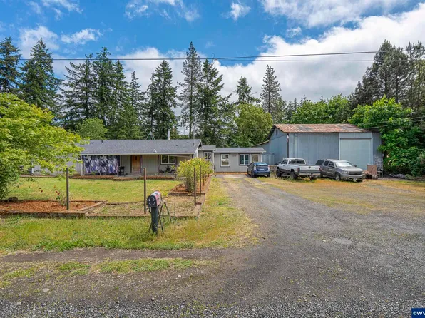 15252 Pine St SE, Jefferson, OR 97352