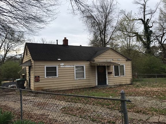 3rd image of 1324 Barron Cir E