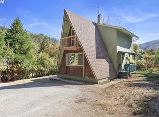 183 Ecklund St, Canyonville, OR 97417