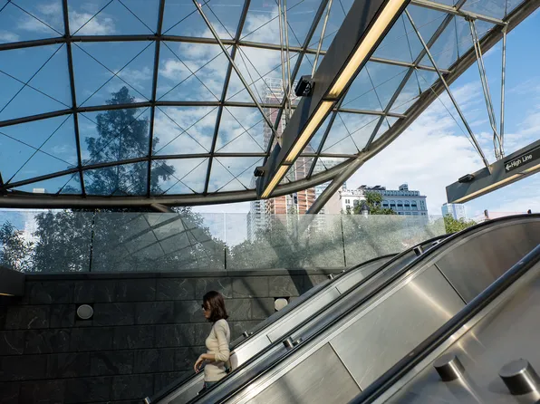 411 West 35th Street image 17 of 19