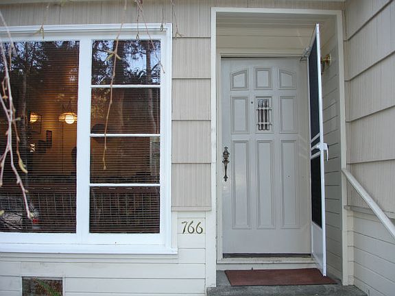 2nd image of 766 Reina Del Mar Ave