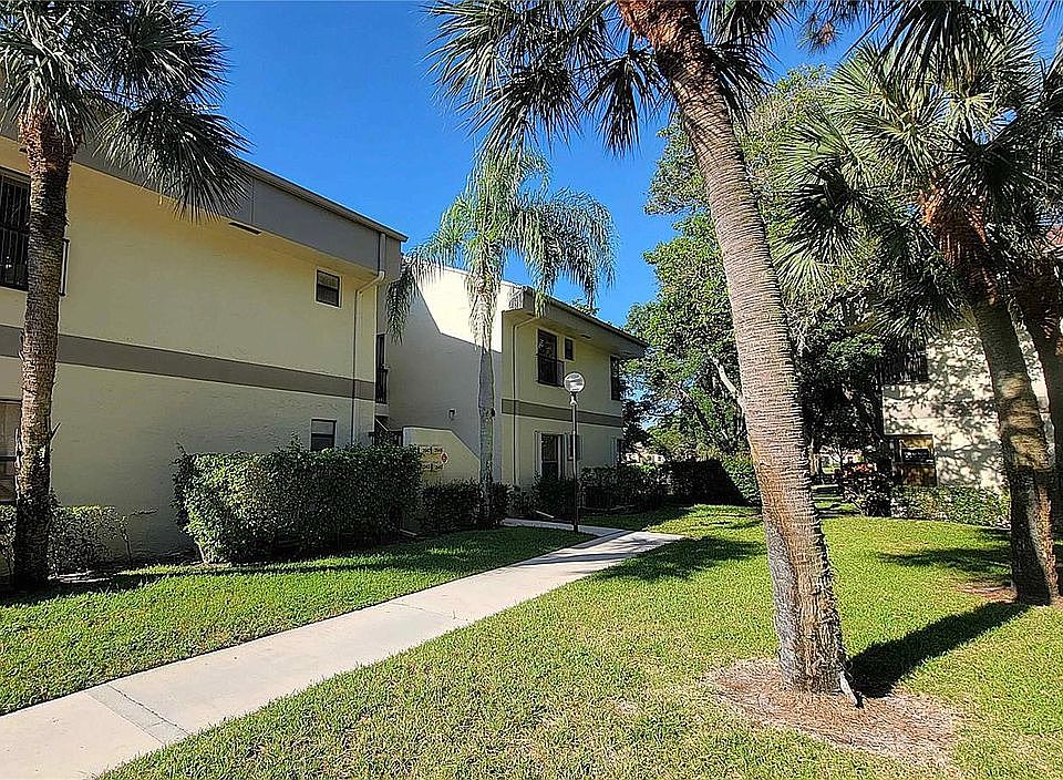 1st image of 2709 Carambola Cir N