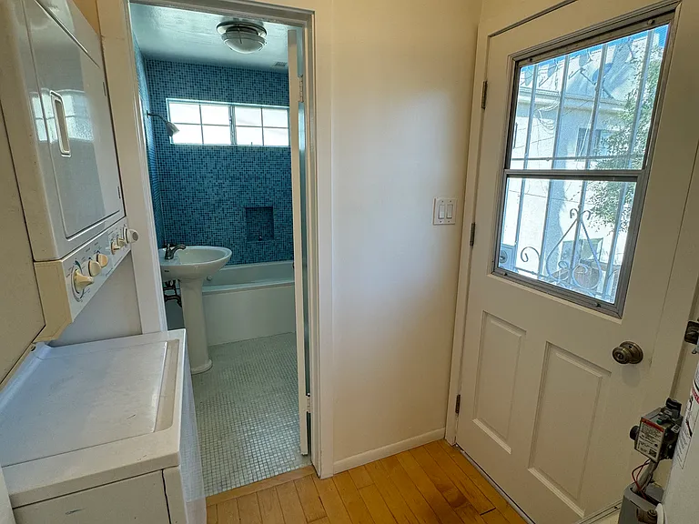 7021 Flight Ave — Photo 12
