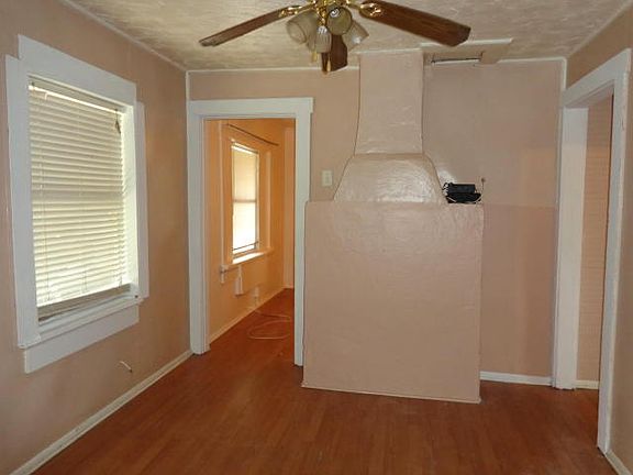 4th image of 4584 Orlando Ave