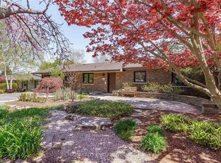 75 Robinhood Dr, Hamilton, ON L9H4G2