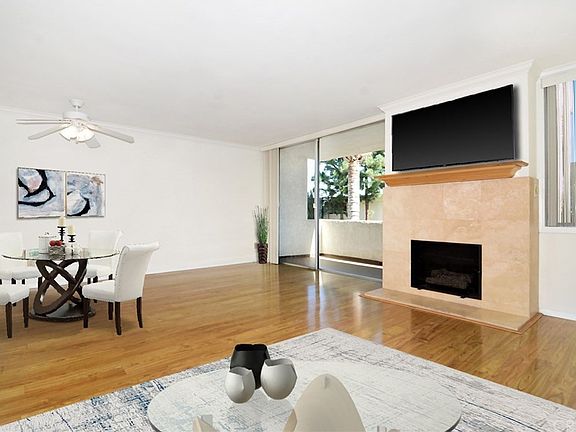 5th image of 5325 Newcastle Ave Unit 205