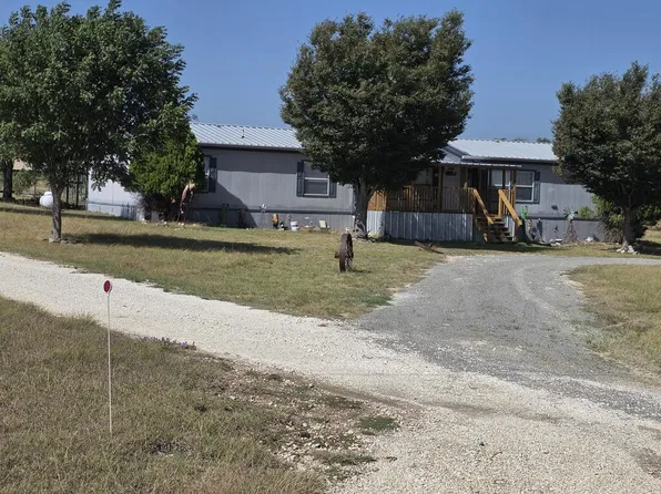 127 Tremper Trl E, Center Pt, TX 78010