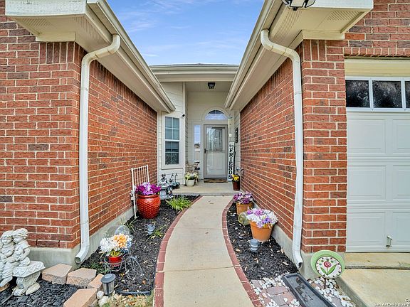 3rd image of 8419 Chalk Hill Cove