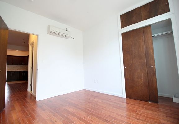 5th image of 173 Irving Ave APT 1
