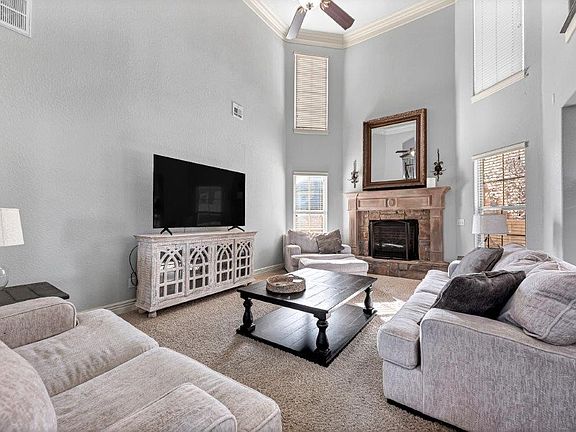 4th image of 4204 W Woodview Dr