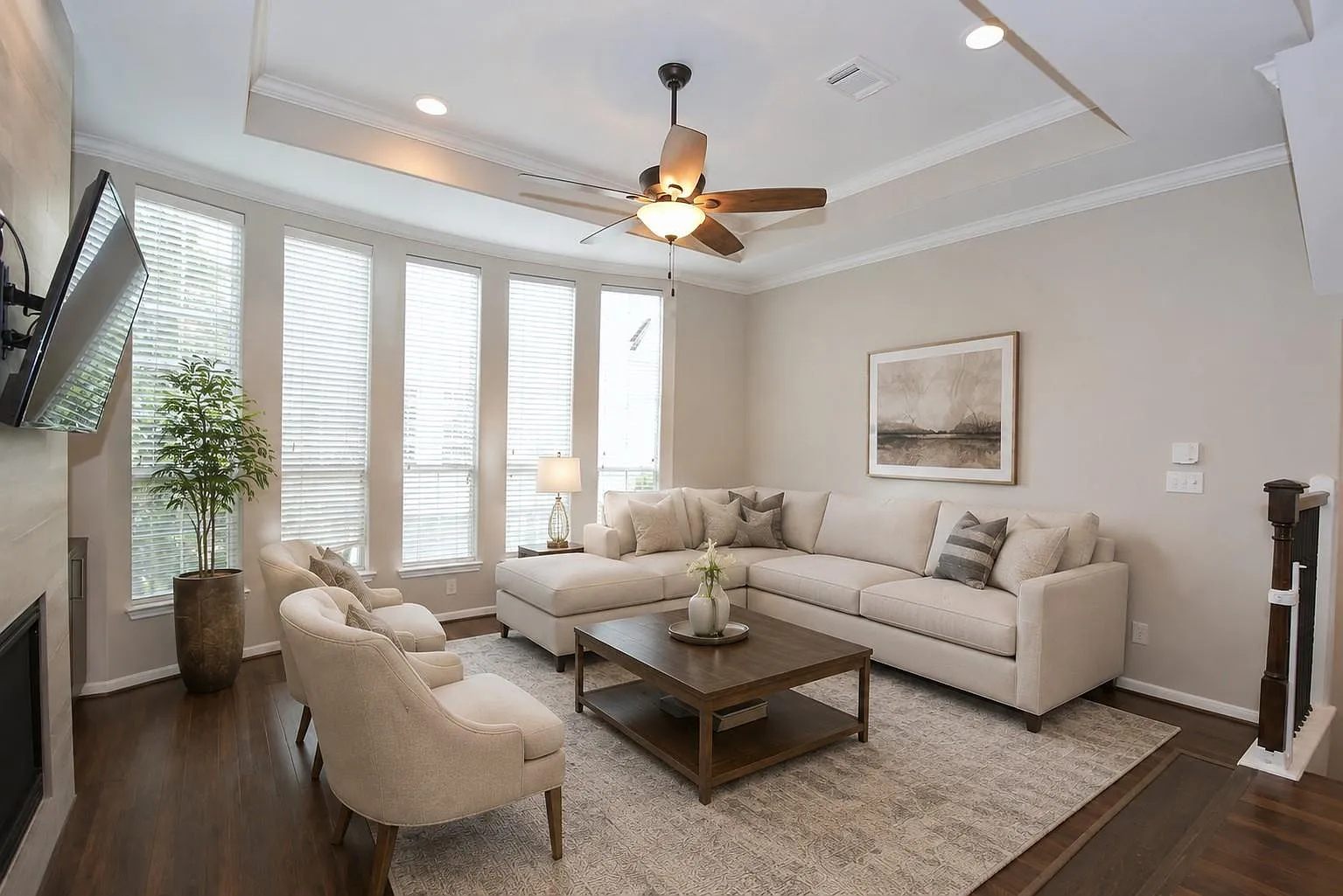 3 bed, 3.5 bath, 2273 sqft, $3,200 — Photo 4