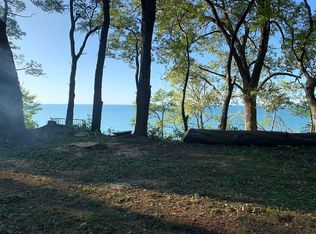 7590 E Lake Rd, Erie, PA 16511