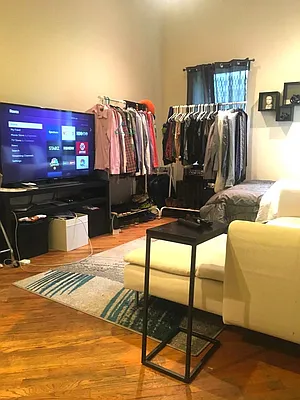 Rented by Meraki Realty LLC | media 3