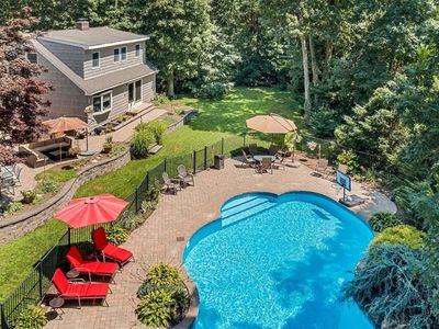 1 Roundabout Road, Smithtown, NY, 11787