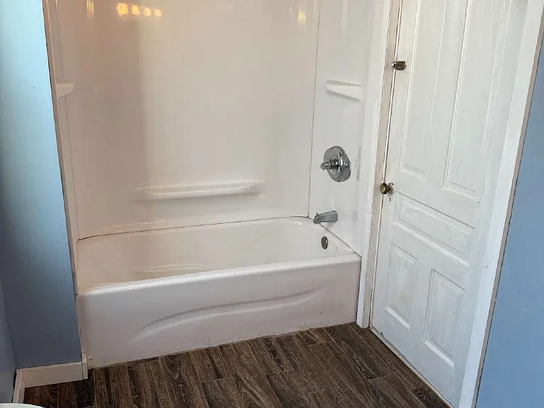 2124 Eastern Ave NE — Photo 32