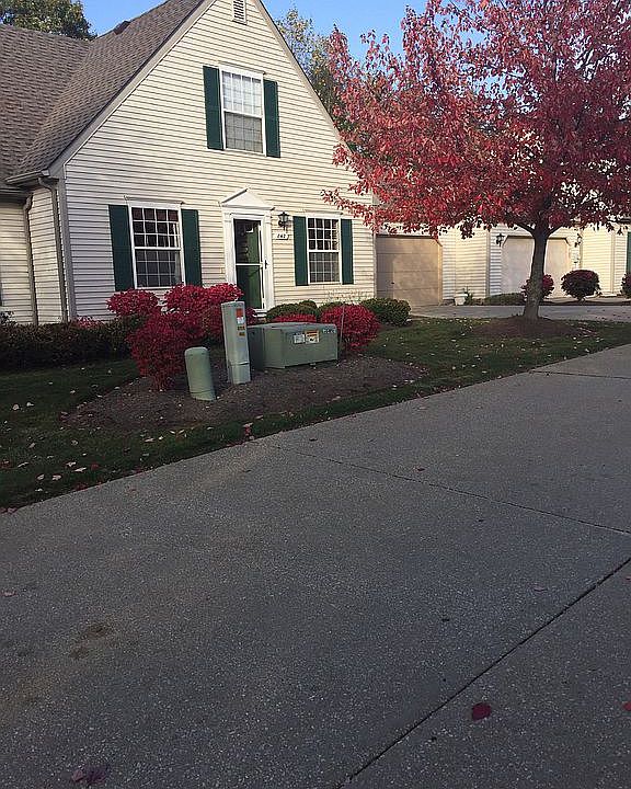 1st image of 842 Heath Ln