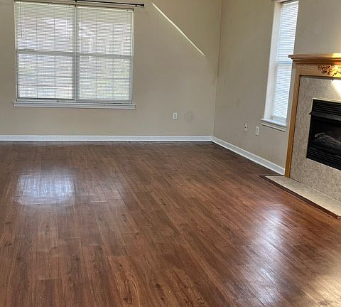 4th image of 22857 Honeysuckle Rd